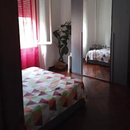 Via Corso Corsi 아파트